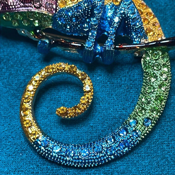 Colorful Rhinestone chameleon brooch - Picture 3 of 6